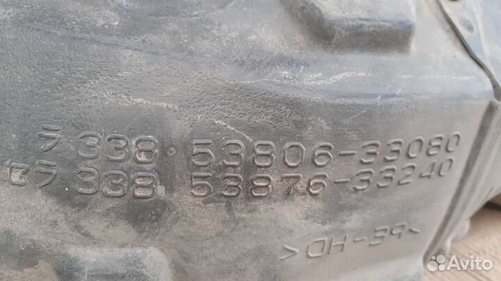 Подкрылок передний левый Toyota Camry V70