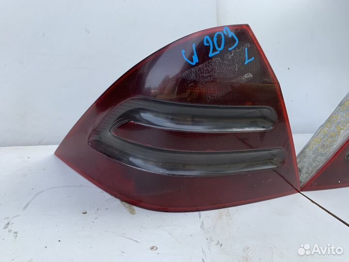 Фонарь правый/левый MB W203 2000-2006г