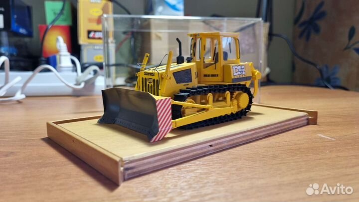 Модель трактора Б-100