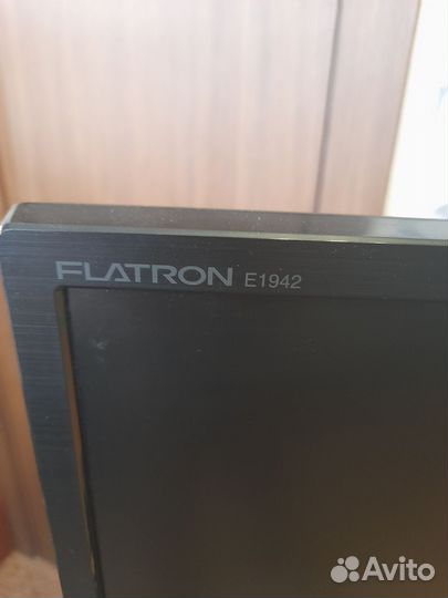 LG flatron e 1942 LED