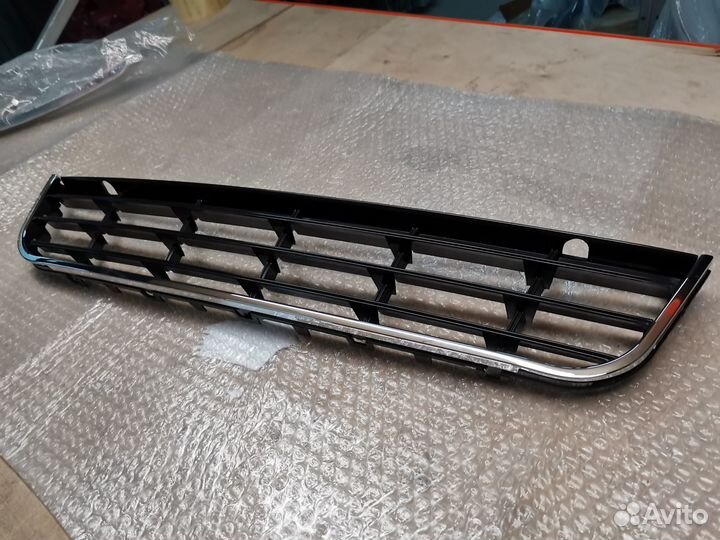 3C0853671C9B9 Решётка бампера переднего VW Passat