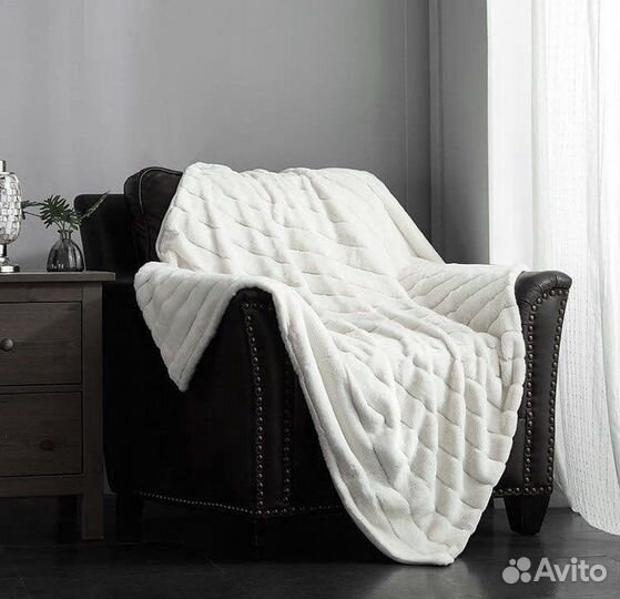 Пледы новые кролик/шиншилла и травка