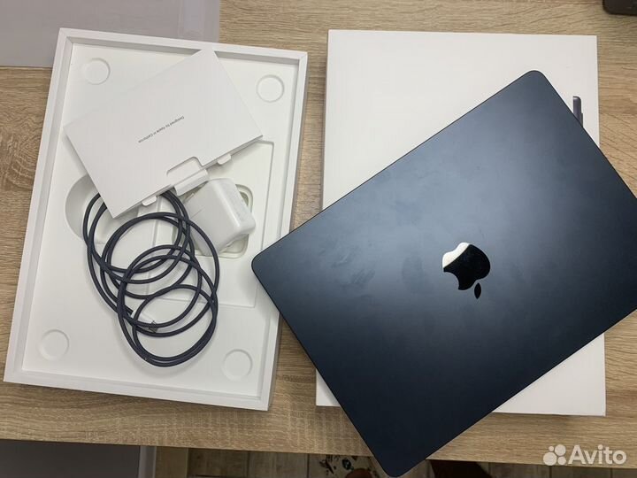 Apple macbook air 13 2022 m2