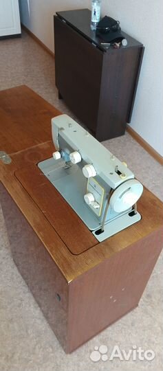 Швейная машинка чайка 142м