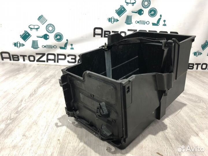 Корпус акб Ford Focus седан qqdb 2007