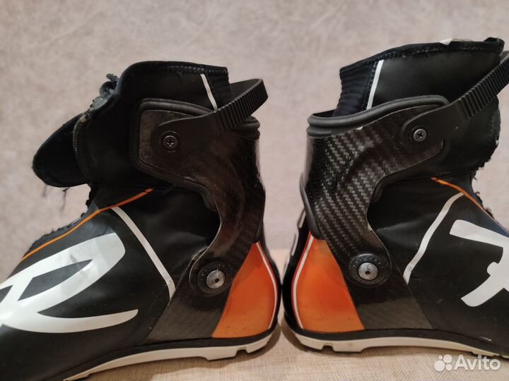 Лыжные ботинки россигнол коньковые 43еu