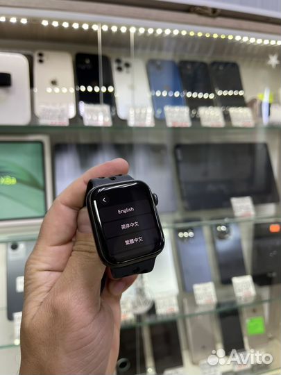 Часы apple watch se 44 mm 2022 nike