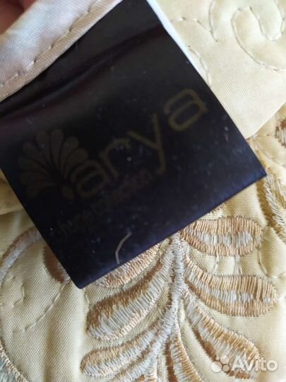 Жаккардовое покрывало с наволочками