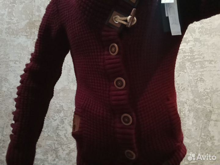 Мужской вязаный кардиган на пуговицах
