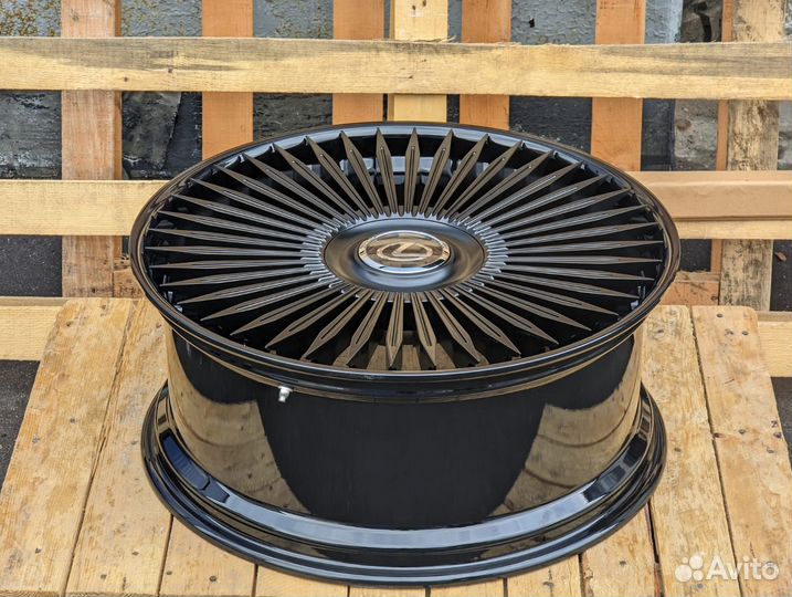 Кованые диски GT Forged R23 на Lexsus LX 600