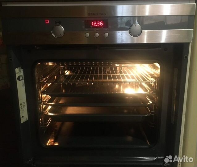 Духовой шкаф Electrolux EOB 64100 X