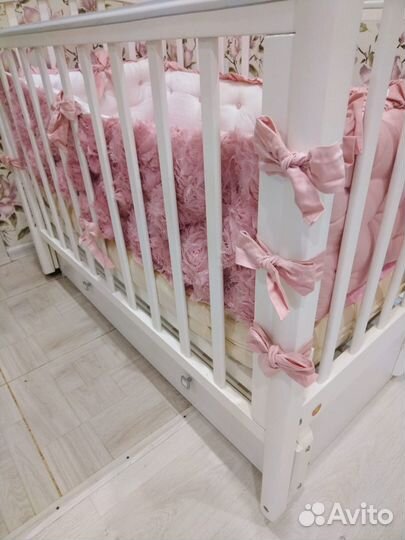 Бортики в детскую кроватку для девочки