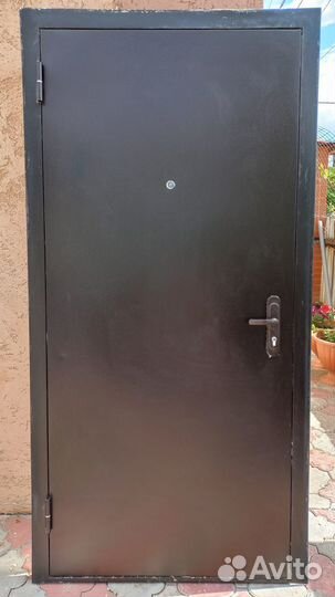 Дверь входная металлическая