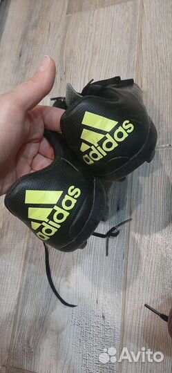 Футбольные бутсы adidas
