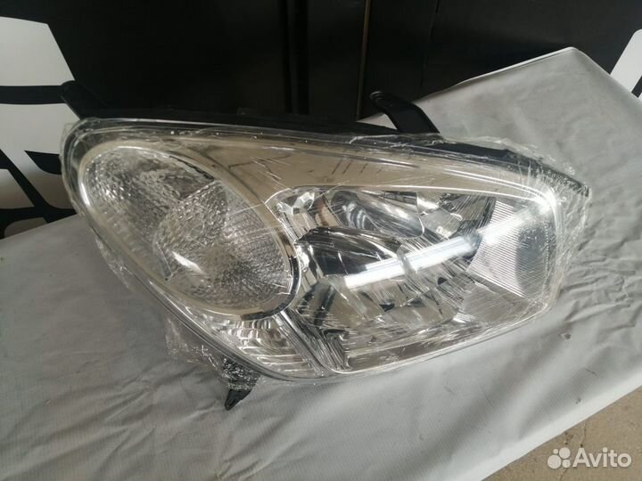 Фара правая toyota RAV 4 2003-2005 21211F6rldem