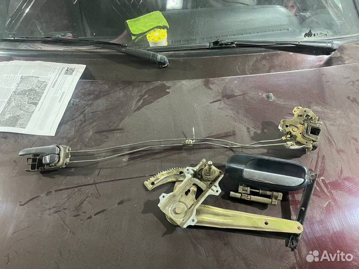 Элементы задней левой двери Nissa Sunny fb15