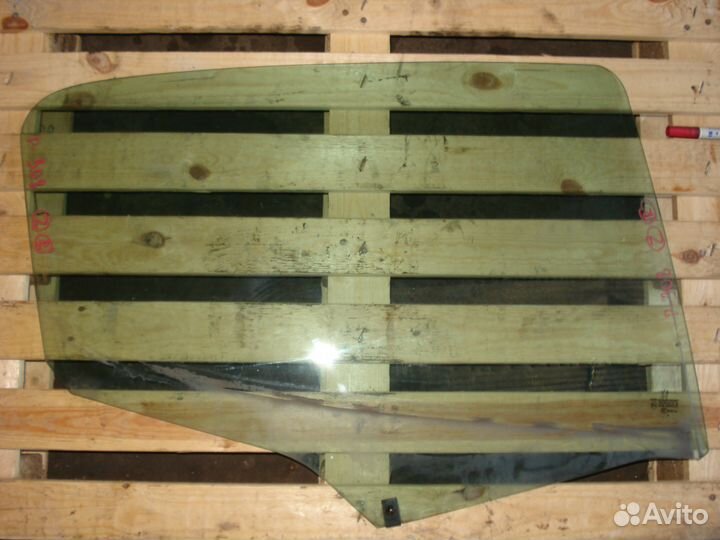 Стекло заднее правое Peugeot 308 / Пежо 308