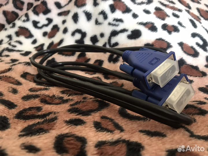 Кабель для компьютера VGA-VGA