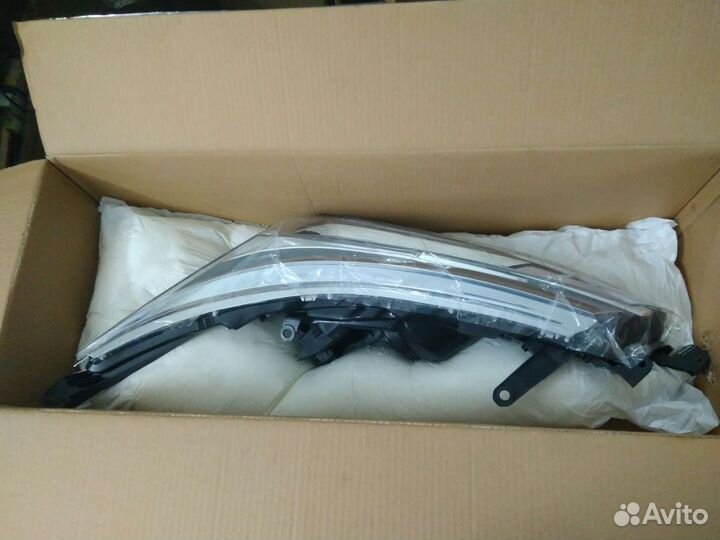 Фара передняя левая Toyota corolla 2016г рест