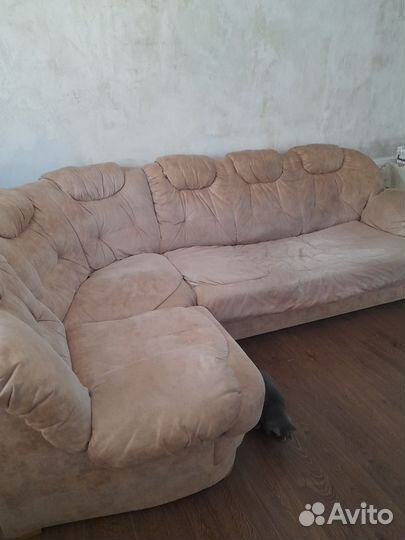 Диван угловой б/у
