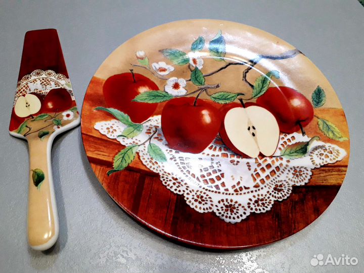 Тарелка большая с лопаткой