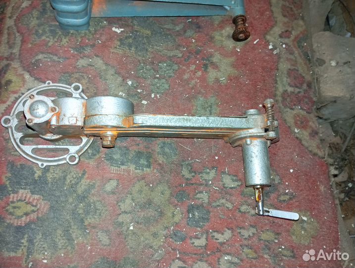 Устройство для перемотки кинопленки