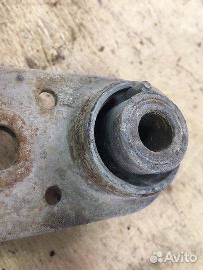 Опора двигателя задняя Renault Laguna 2