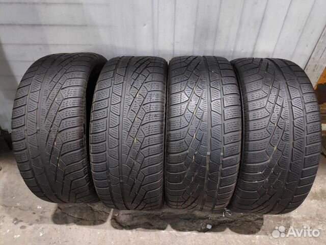 Pirelli Winter Sottozero 210 235/45 R17 94H