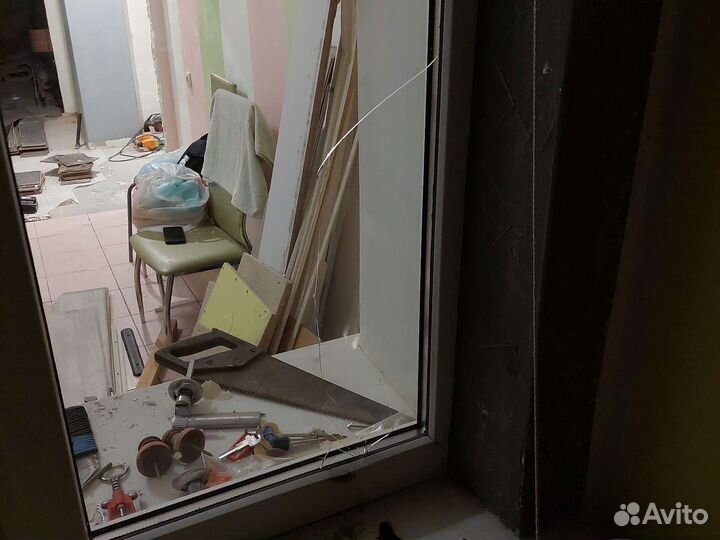 Балконный блок с пластиковой дверью