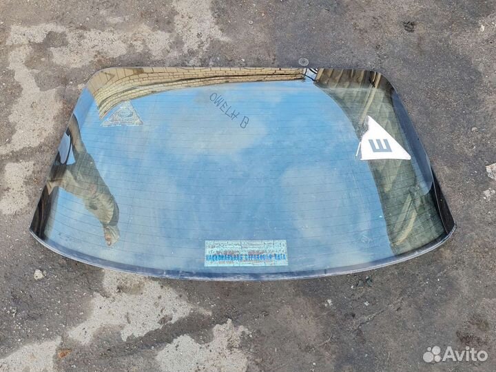 Стекло заднее Opel Omega B 1995-2004г