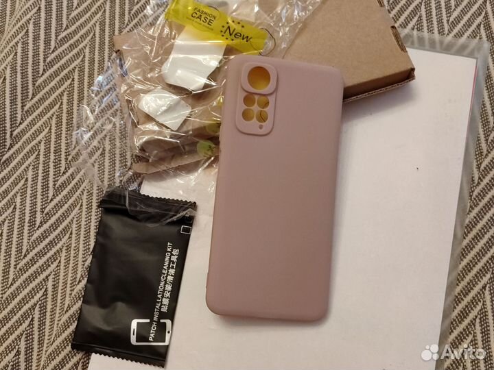 Чехол на телефон