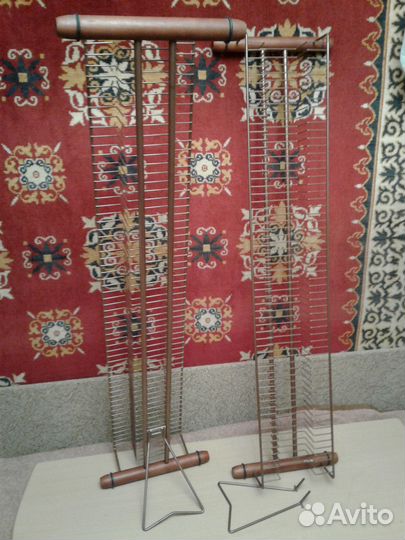 Стойка для DVD дисков одна штука