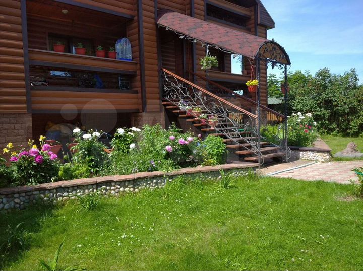 Дом 239,4 м² на участке 13,4 сот.