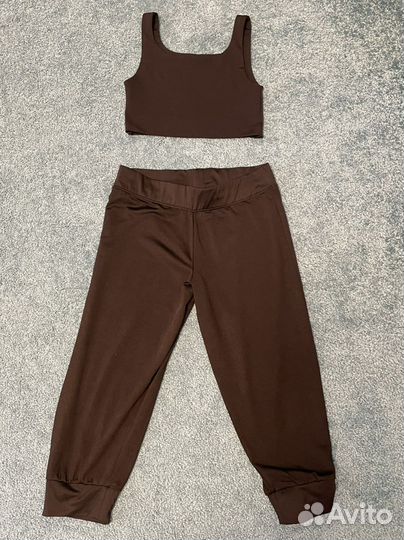 Топ и капри р.134-146 для спорта и улицы