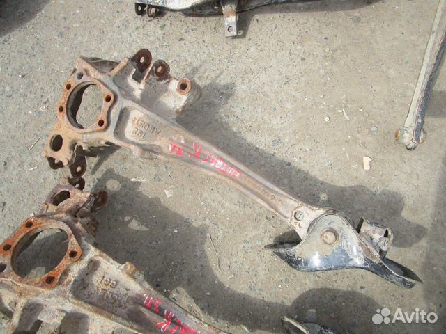 Рычаг задний левый Subaru Legacy Outback B13