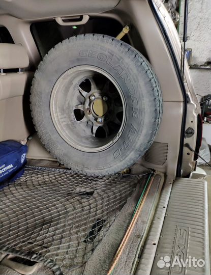 Крепление запасного колеса Toyota LC 100 Lexus