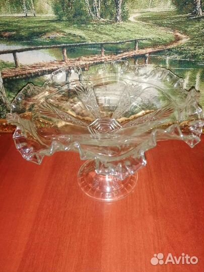 Старинная ваза для фруктов