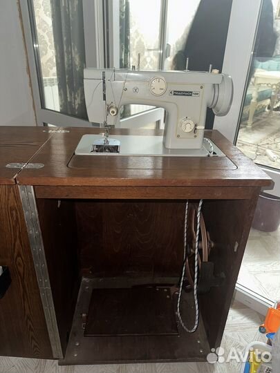 Швейная машина Падольск 132