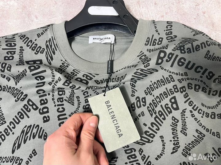 Футболки Balenciaga