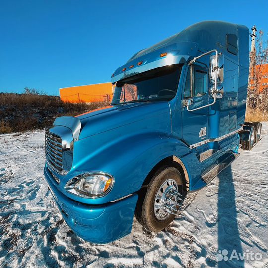 Дефлектор капота на Freightliner / Volvo VNL