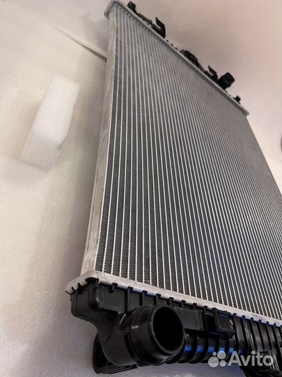 Радиатор охлаждения NEW на Porsche Cayenne 958 4.8