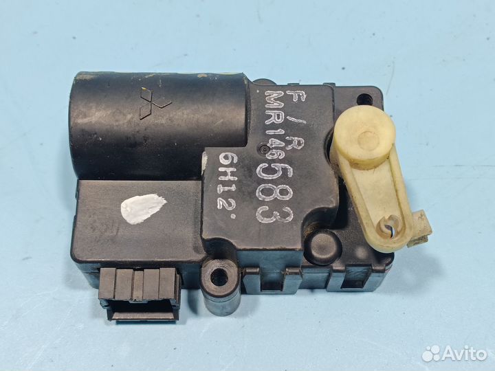 Моторчик заслонки отопителя для Mitsubishi Carisma