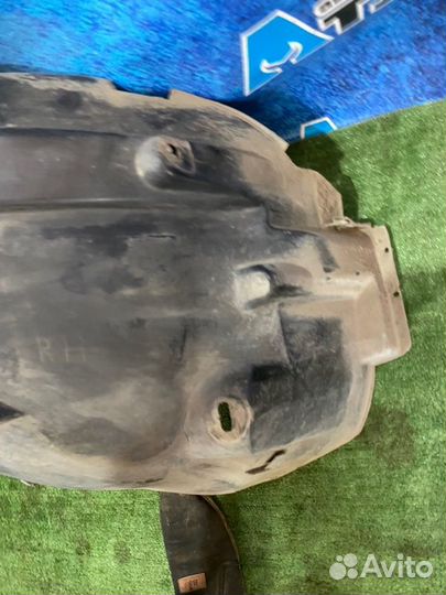 Подкрылок передний правый Mercedes-Benz Ml W163