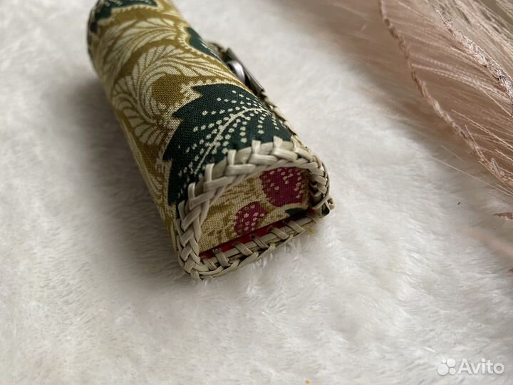 Футляр для помады с зеркалом