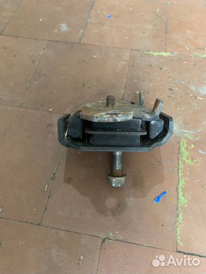Подушка двигателя 1JZ Crown 141
