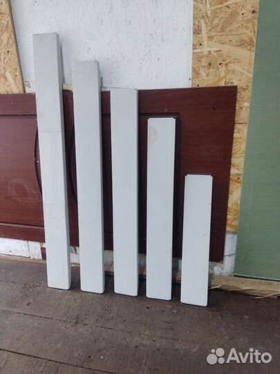 Настенный стелаж