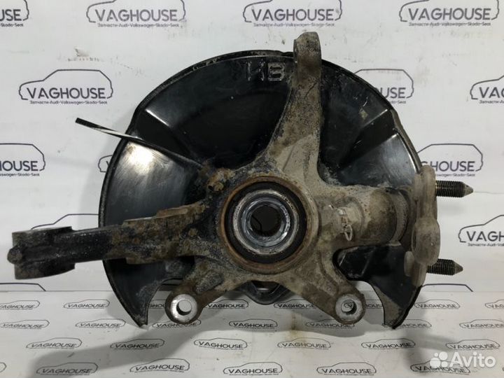 Кулак поворотный передний правый Honda Civic 4D