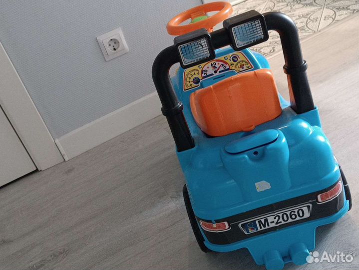 Детская машинка каталка со съёмной ручкой, пушкар
