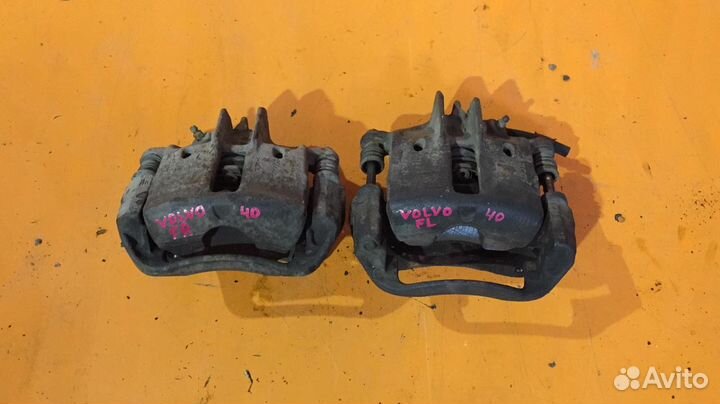 Суппорт тормозной передний на Volvo S40
