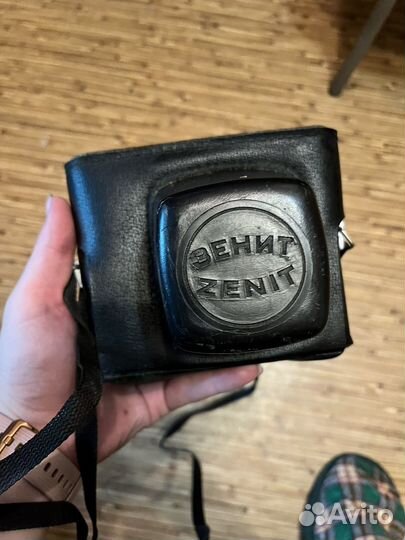 Плёночный фотоаппарат зенит со вспышкой